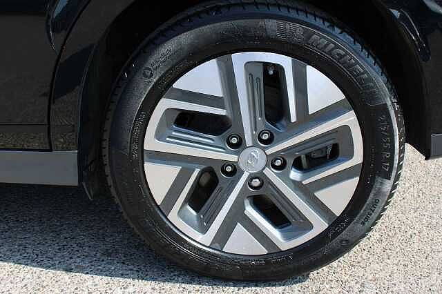Hyundai KONA 64kWh Ultimate Auto 5dr (10.5kW Charger) Black