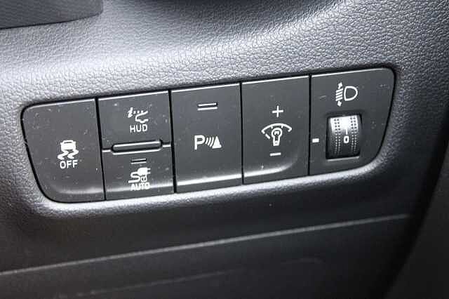 Hyundai KONA 64kWh Ultimate Auto 5dr (10.5kW Charger) Black