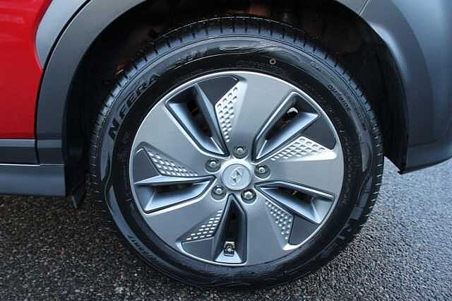 Hyundai KONA 64kWh Premium SE Auto 5dr (7kW Charger)